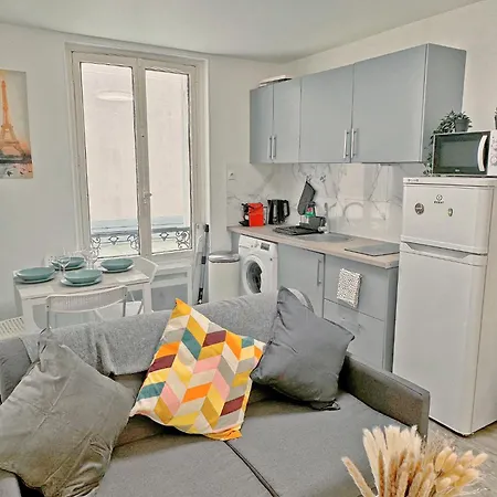 Appartement 2 Minutes Metro Pasteur 15th Cosy Free Parking Parijs